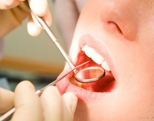 牙齿正畸过程中怎样保持口腔清洁